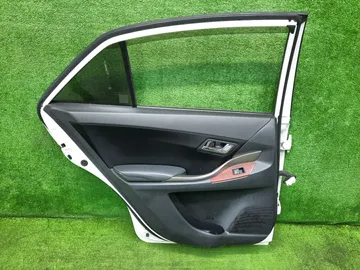 ДВЕРЬ НА TOYOTA ALLION ZRT260