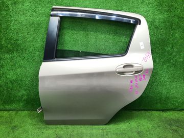 ДВЕРЬ НА TOYOTA VITZ KSP130