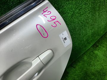 ДВЕРЬ НА TOYOTA COROLLA  AXIO ZRE142