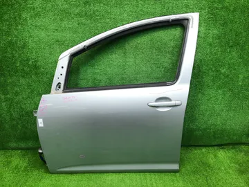 ДВЕРЬ НА TOYOTA WISH ZNE10G