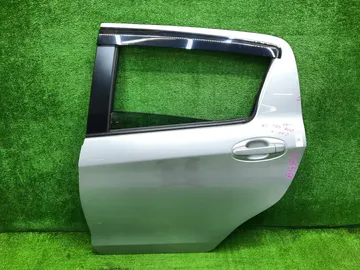ДВЕРЬ НА TOYOTA VITZ KSP130