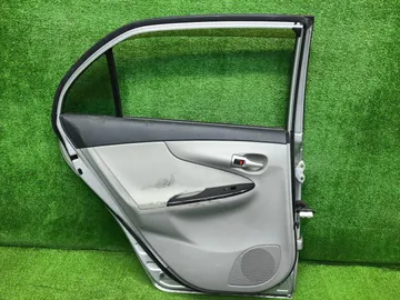 ДВЕРЬ НА TOYOTA COROLLA  AXIO ZRE142