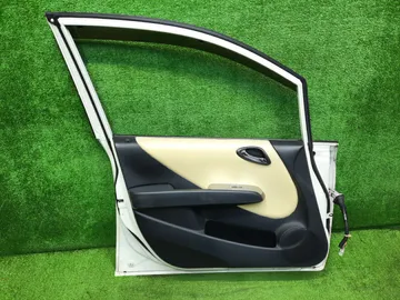 ДВЕРЬ НА HONDA FIT GD1