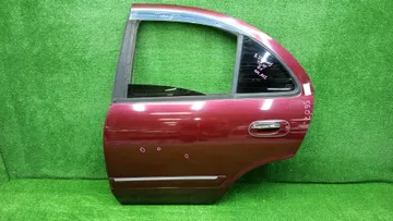 ДВЕРЬ НА NISSAN BLUEBIRD SYLPHY G10