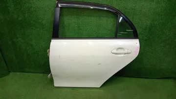 ДВЕРЬ НА TOYOTA COROLLA  AXIO ZRE142
