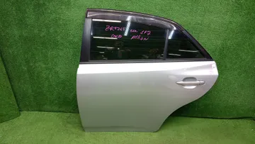 ДВЕРЬ НА TOYOTA PREMIO ZRT260