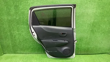 ДВЕРЬ НА TOYOTA VITZ NSP135