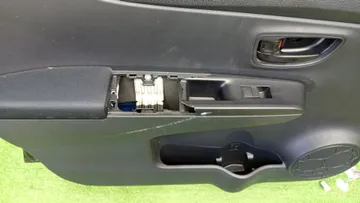 ДВЕРЬ НА TOYOTA VITZ KSP130