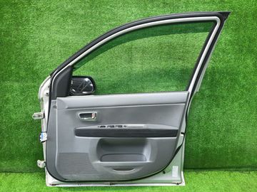 ДВЕРЬ НА MAZDA DEMIO DY3W