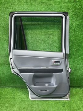 ДВЕРЬ НА MAZDA DEMIO DY3W