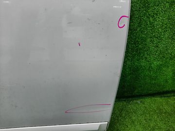 ДВЕРЬ НА TOYOTA PREMIO ZRT260