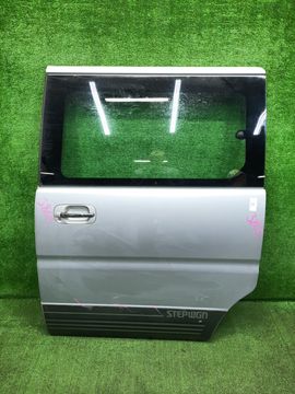 ДВЕРЬ НА HONDA STEPWGN RF1