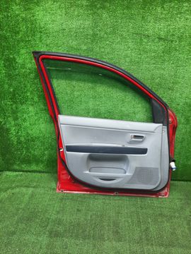 ДВЕРЬ НА MAZDA DEMIO DY3W