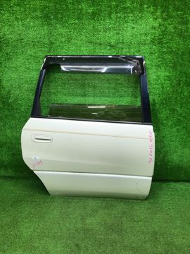 ДВЕРЬ НА TOYOTA IPSUM SXM10G