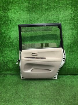 ДВЕРЬ НА TOYOTA IPSUM SXM10G