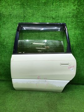 ДВЕРЬ НА TOYOTA IPSUM SXM10G