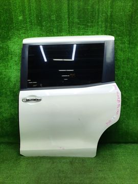 ДВЕРЬ НА TOYOTA VOXY ZWR80G