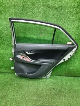 ДВЕРЬ НА TOYOTA ALLION ZRT261