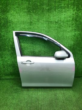 ДВЕРЬ НА MAZDA DEMIO DY3W