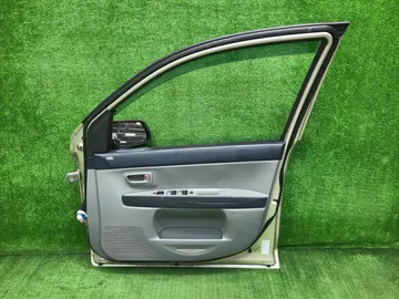 ДВЕРЬ НА MAZDA DEMIO DY5W
