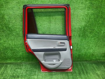 ДВЕРЬ НА MAZDA DEMIO DY5W