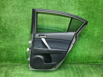 ДВЕРЬ НА MAZDA AXELA BLEFP