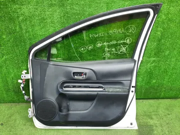 ДВЕРЬ НА TOYOTA AQUA NHP10