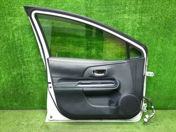 ДВЕРЬ НА TOYOTA AQUA NHP10
