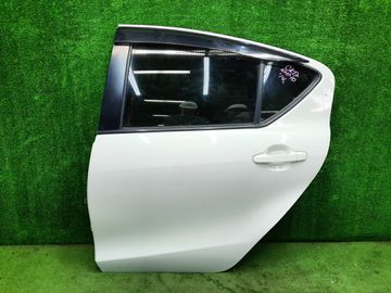 ДВЕРЬ НА TOYOTA AQUA NHP10