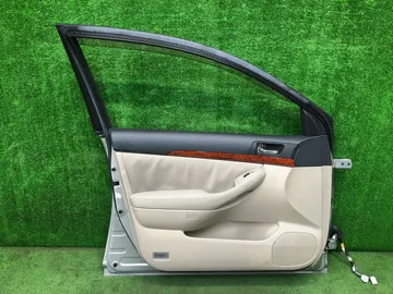 ДВЕРЬ НА TOYOTA AVENSIS AZT251