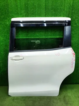 ДВЕРЬ НА TOYOTA VOXY ZRR80