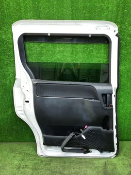 ДВЕРЬ НА TOYOTA VOXY ZRR80