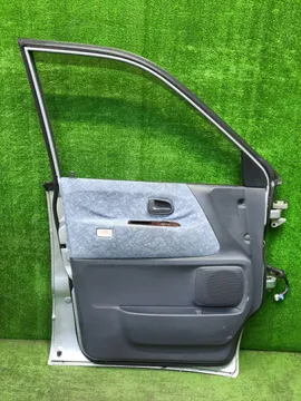 ДВЕРЬ НА TOYOTA NOAH SR40