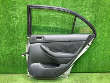 ДВЕРЬ НА TOYOTA AVENSIS AZT250