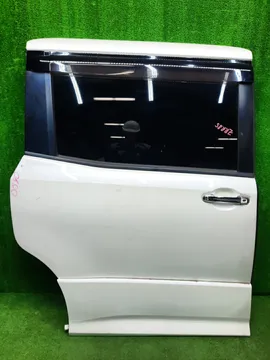 ДВЕРЬ НА TOYOTA NOAH ZRR80