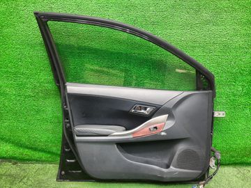 ДВЕРЬ НА TOYOTA ALLION ZRT261