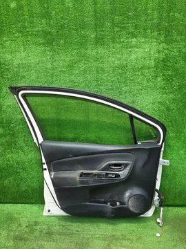 ДВЕРЬ НА TOYOTA VITZ NHP130