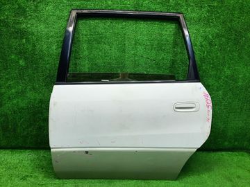 ДВЕРЬ НА TOYOTA IPSUM SXM10