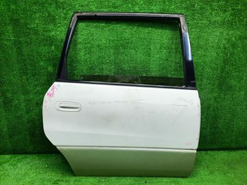 ДВЕРЬ НА TOYOTA IPSUM SXM10