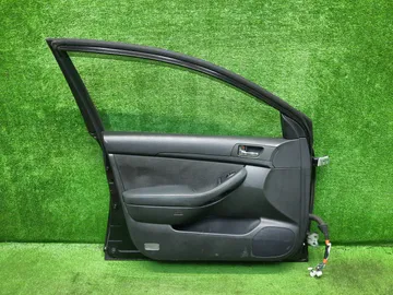 ДВЕРЬ НА TOYOTA AVENSIS AZT250