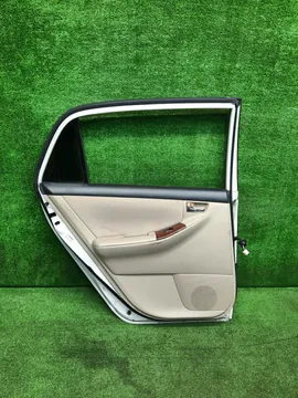 ДВЕРЬ НА TOYOTA RUNX NZE121