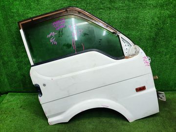 ДВЕРЬ НА MAZDA BONGO SK82M