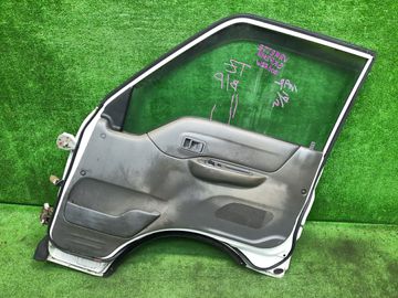 ДВЕРЬ НА MAZDA BONGO SK82M