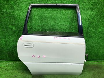 ДВЕРЬ НА TOYOTA IPSUM SXM10