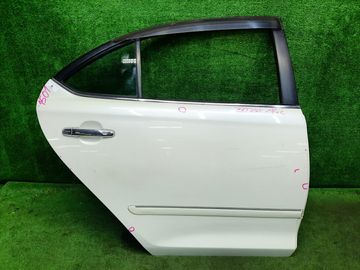 ДВЕРЬ НА TOYOTA PREMIO ZZT240