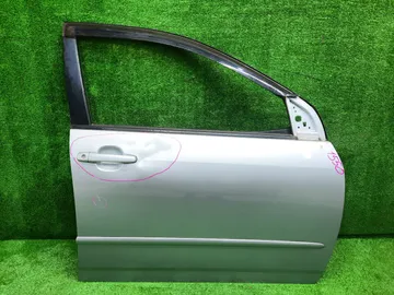 ДВЕРЬ НА TOYOTA RUNX NZE121
