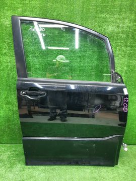 ДВЕРЬ НА TOYOTA NOAH ZRR80