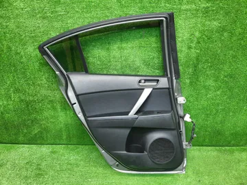ДВЕРЬ НА MAZDA AXELA BLEFP
