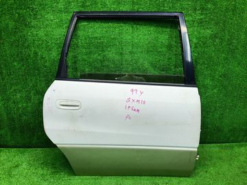 ДВЕРЬ НА TOYOTA IPSUM SXM10G