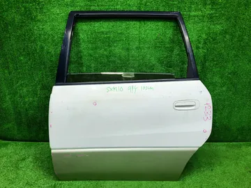 ДВЕРЬ НА TOYOTA IPSUM SXM10